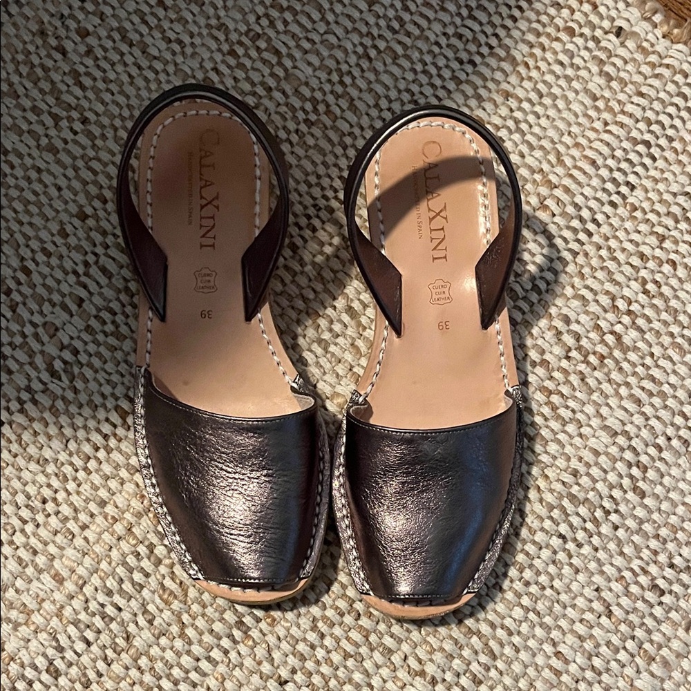 Calaxini Wedge—Dark silver metallic Sandal